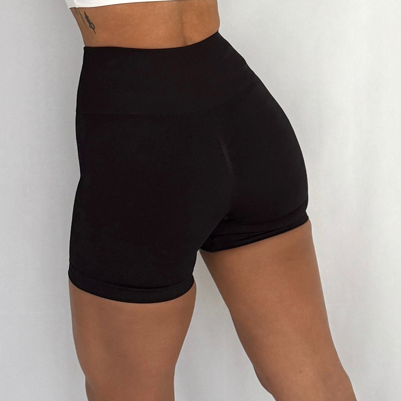 CoreFIT Seamless Shorts in Black